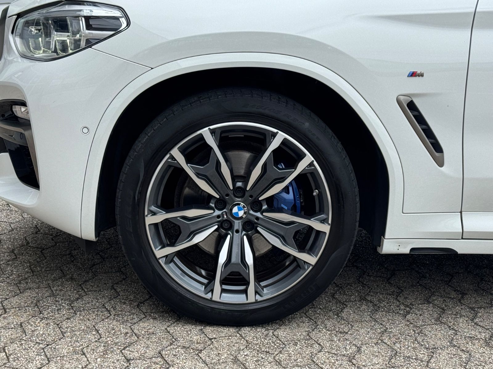 Fahrzeugabbildung BMW X4 M40/ACC/LED/AHK/Leder/HUD/Ambiente/360°Cam/