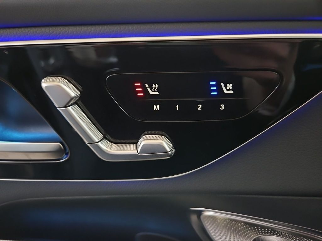 Fahrzeugabbildung Mercedes-Benz GLC 300 d 4M AMG AHK Airmatic Pano Massage SDHZ