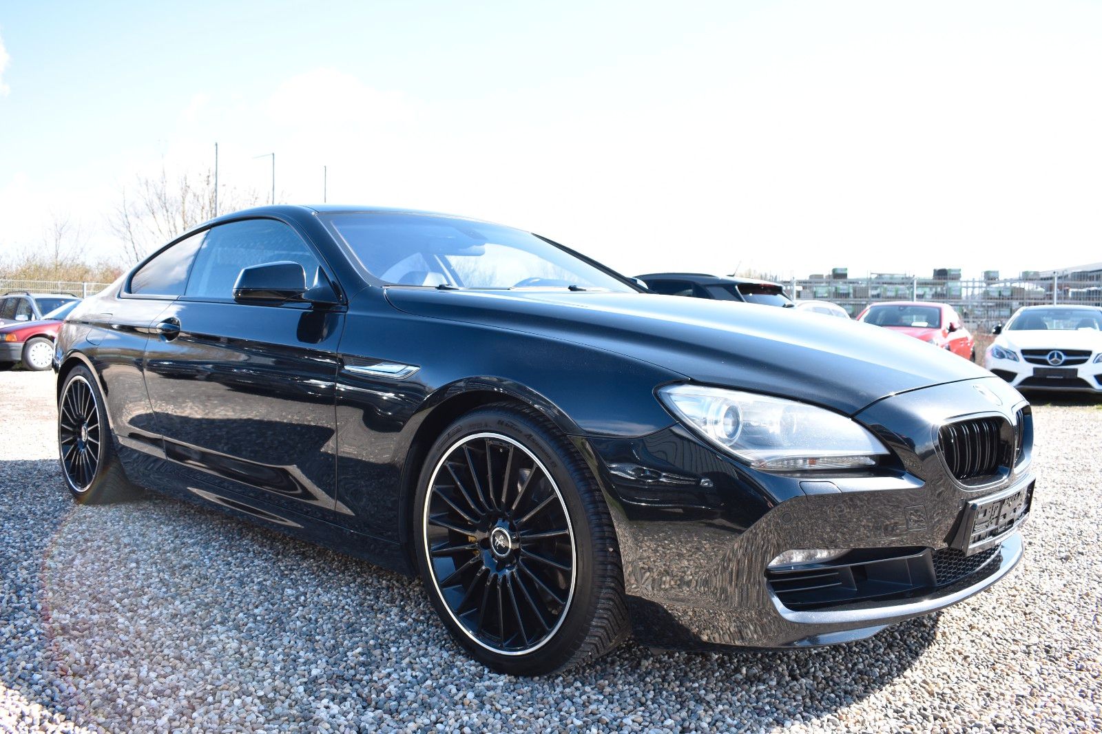 Fahrzeugabbildung BMW 640 i Coupe Schwarz Schwarz