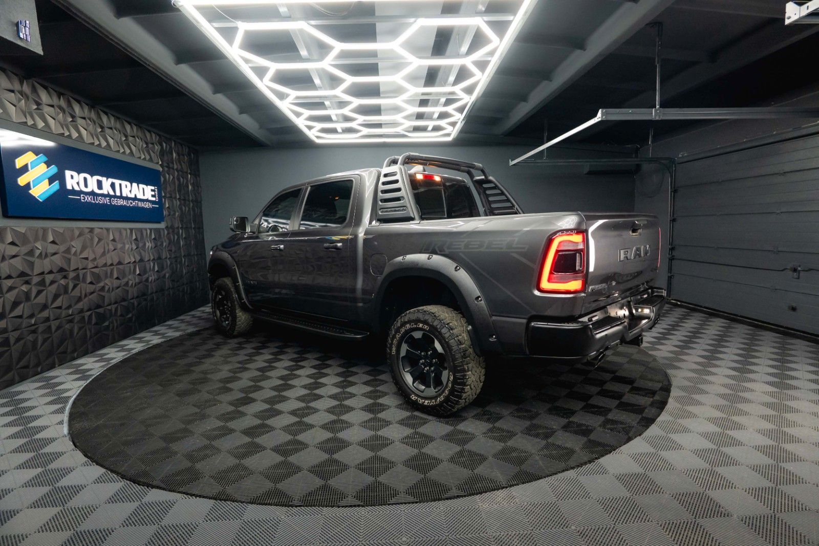 Fahrzeugabbildung Dodge RAM 3.0 V6 EcoDiesel 4x4 REBEL OFFROAD AXLE LOCK