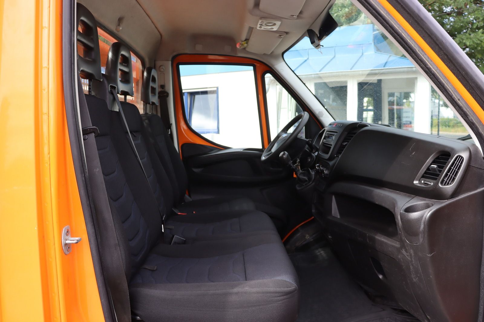 Fahrzeugabbildung Iveco Daily 35S15 3.0 D Kipper * AHK * bis 3.5t 35 150