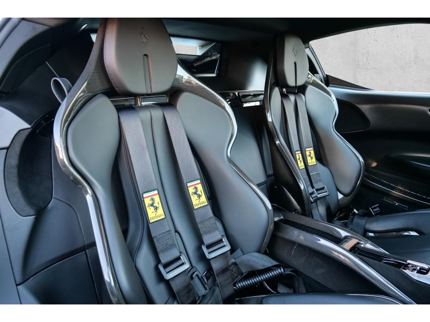 Ferrari SF90 Stradale *Carbon-Felge*Racingsitze*Assetto-