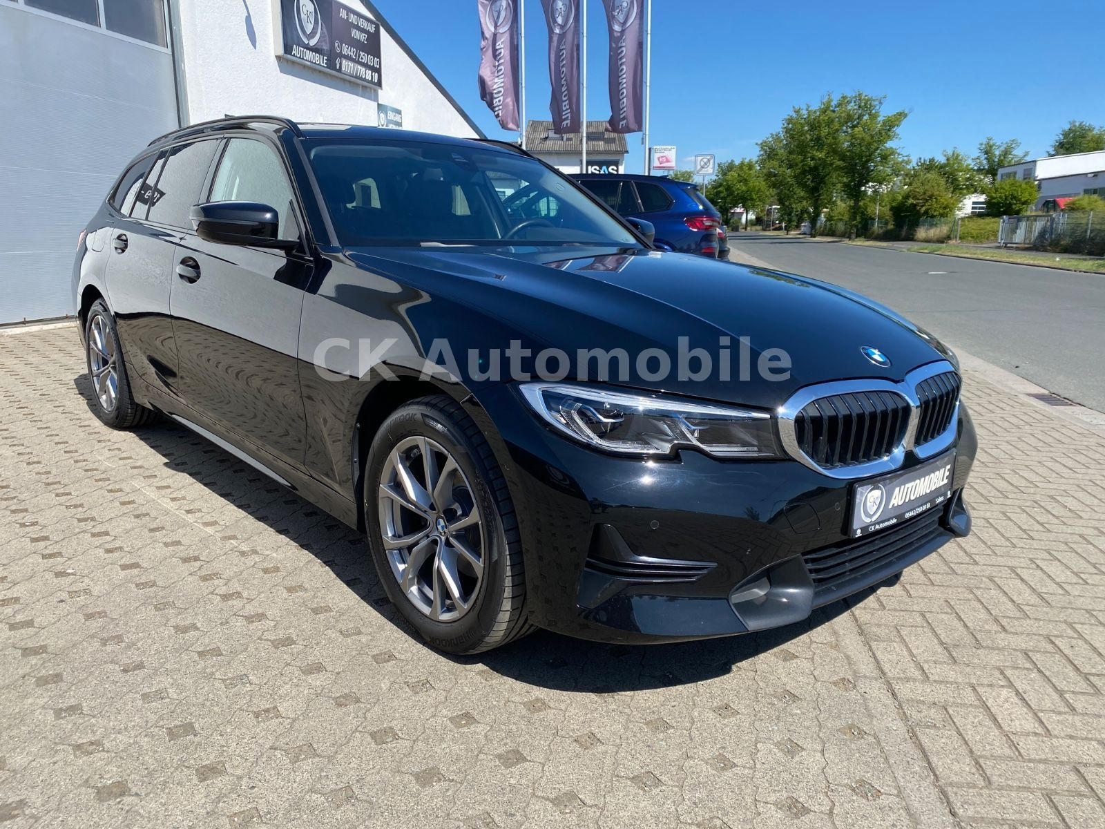 Fahrzeugabbildung BMW 320d xDrive Touring Sport-Line/Laser/Pano/Kamera