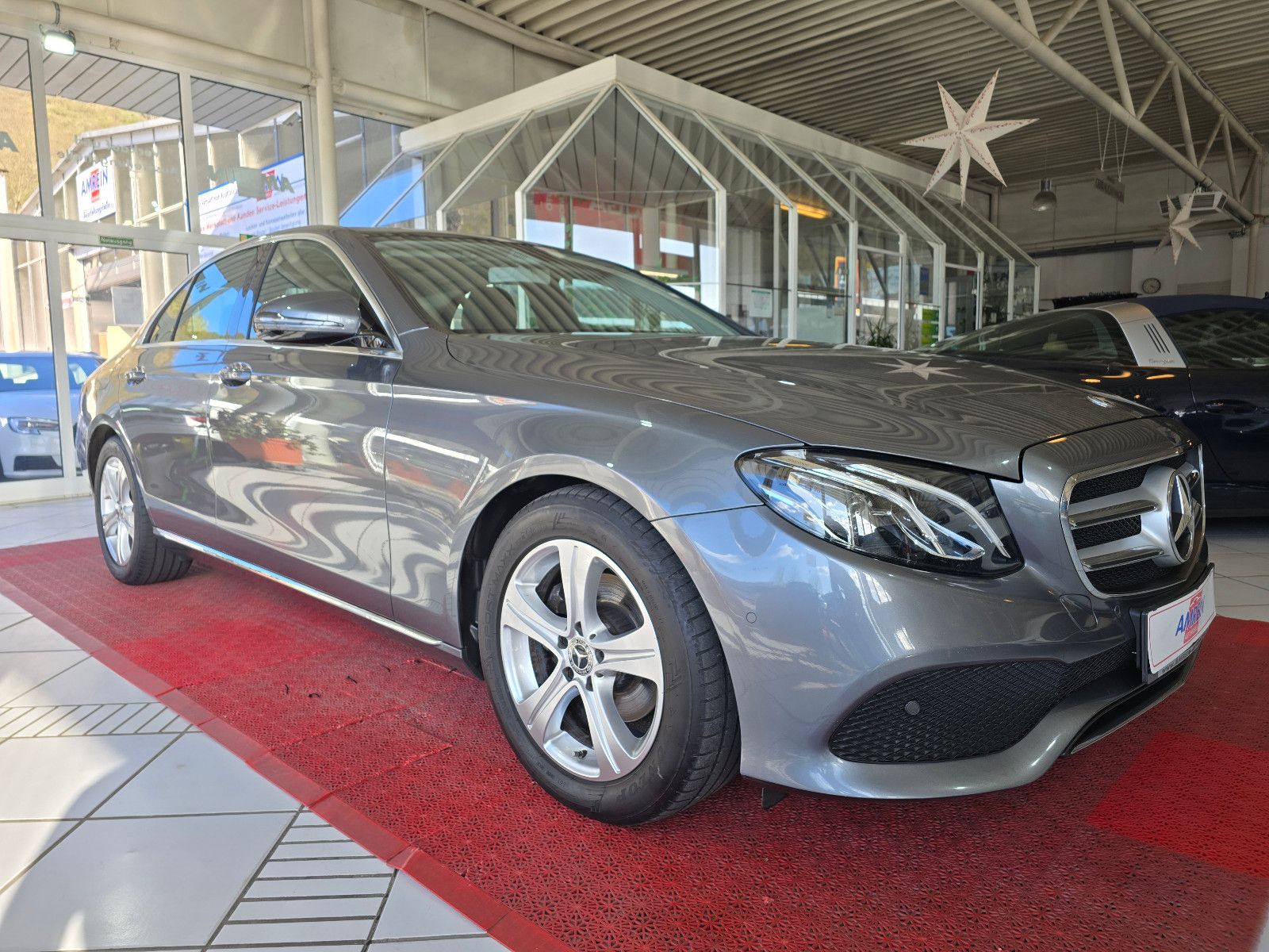 Mercedes-Benz E 220d Avantgarde+NAVI+KAMERA+LED+TEMPOMAT+