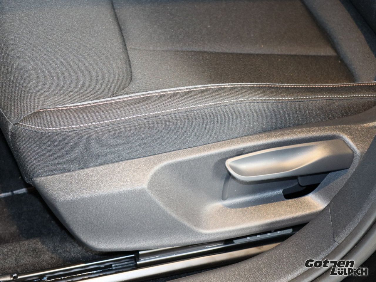 Fahrzeugabbildung SKODA Kamiq Selection 1.5 TSI LED DSG Keyless-Entry