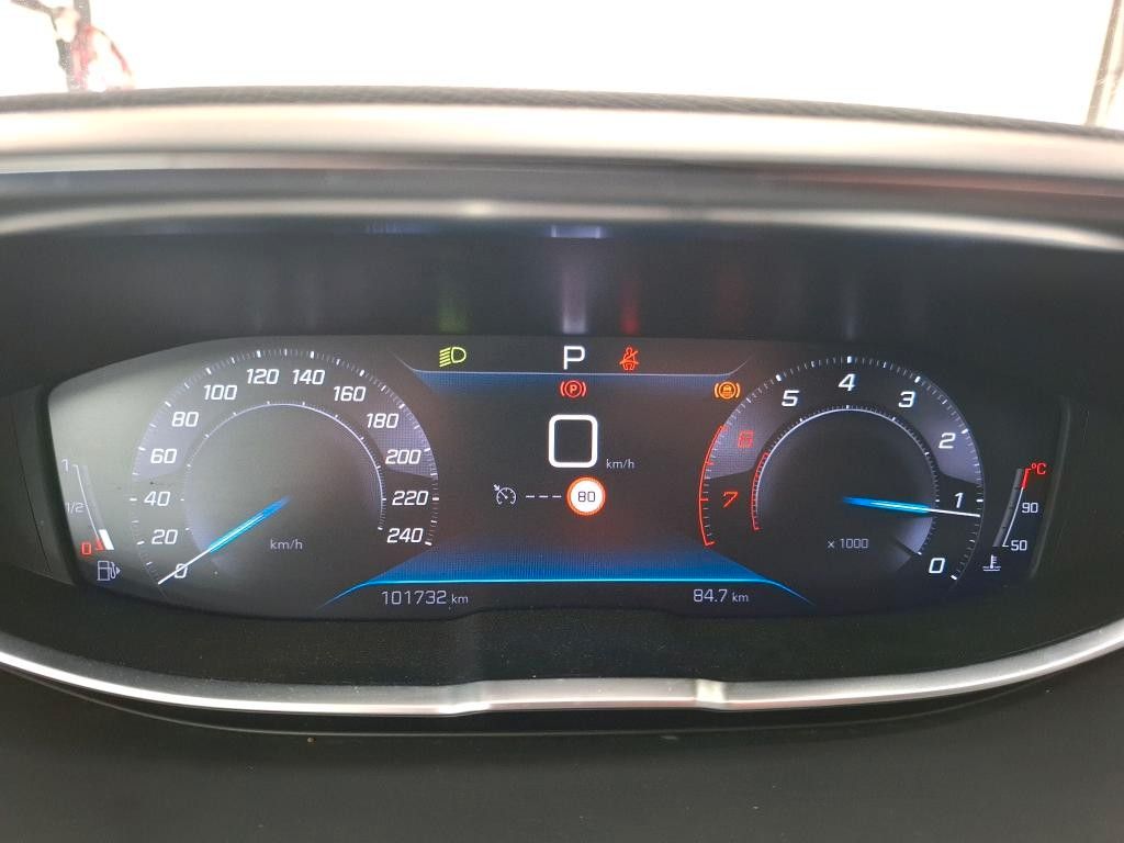 Fahrzeugabbildung Peugeot 5008 Allure Pack 1.2T NAVI/LED/PDC/CAM/VIRTUAL