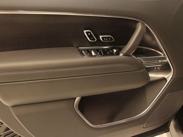 Land-Rover Range Rover - 11