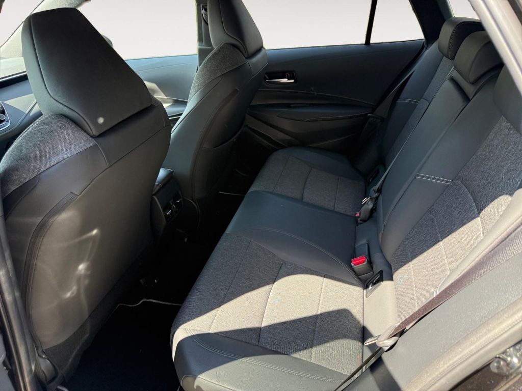 Fahrzeugabbildung Toyota Corolla 1.8 Hybrid Touring Sports Team Deutschla