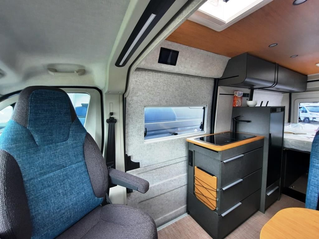 Fahrzeug Übersicht 7 Fahrzeugabbildung HYMER / ERIBA / HYMERCAR Camper Van Redwood 600 Verfüg./Sparen Sie 4.550,