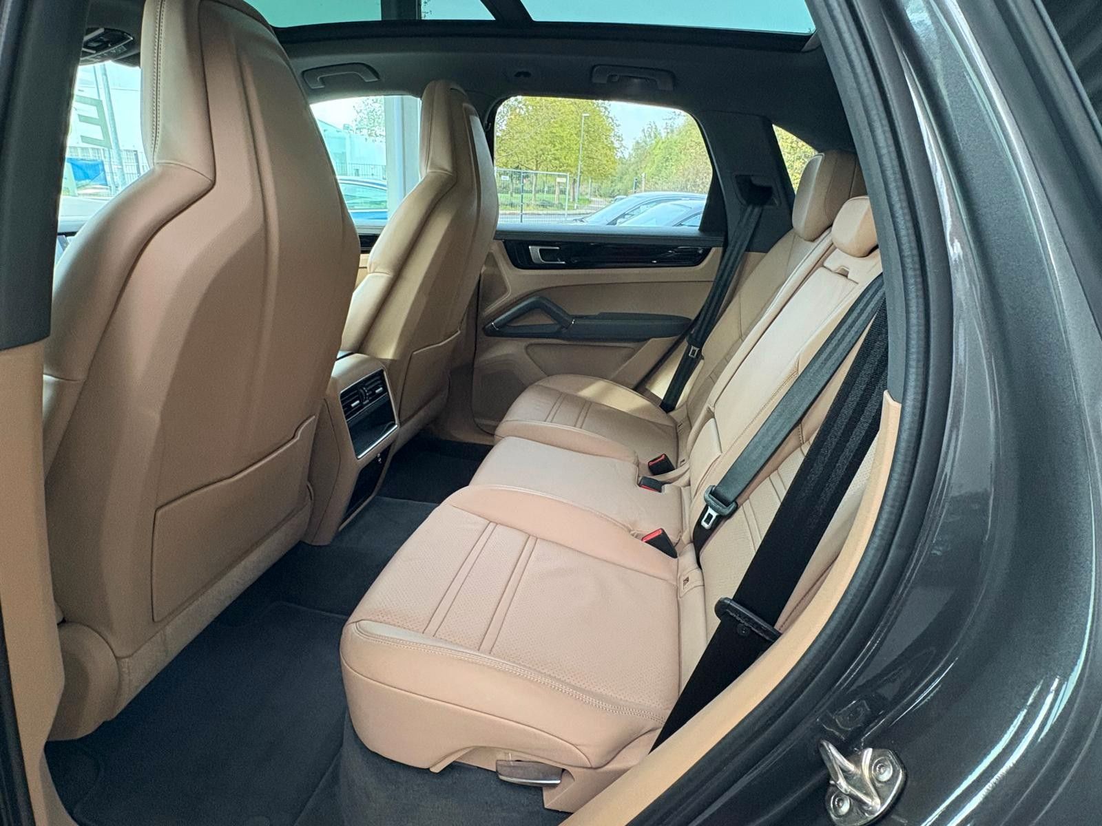 Fahrzeugabbildung Porsche Cayenne E-Hybrid