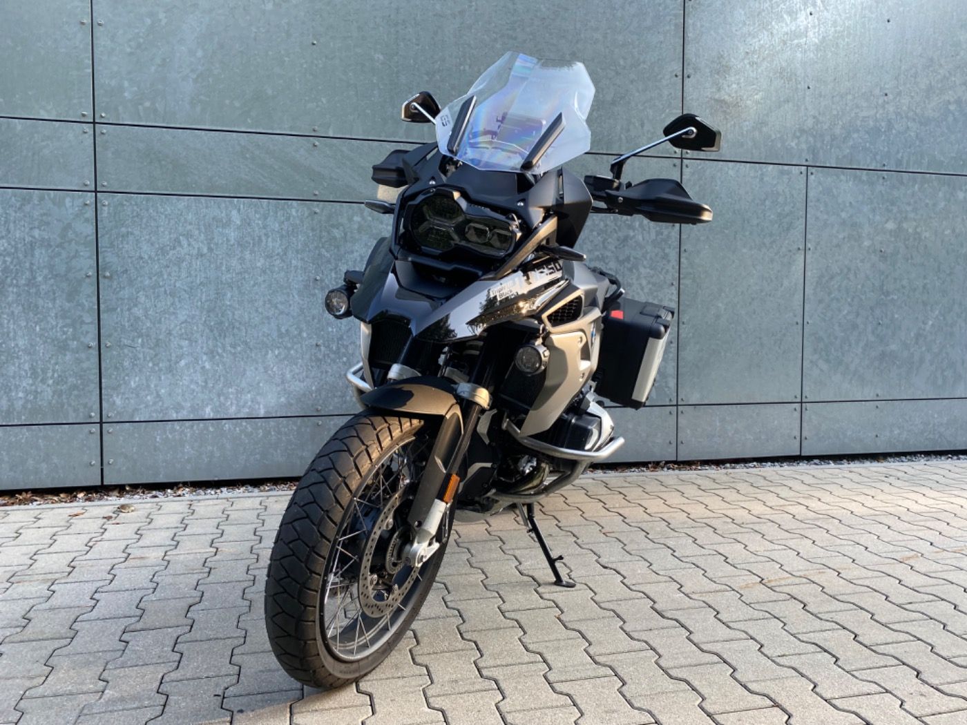 Fahrzeugabbildung BMW R 1250 GS Triple Black Frästeile Seitenkoffer