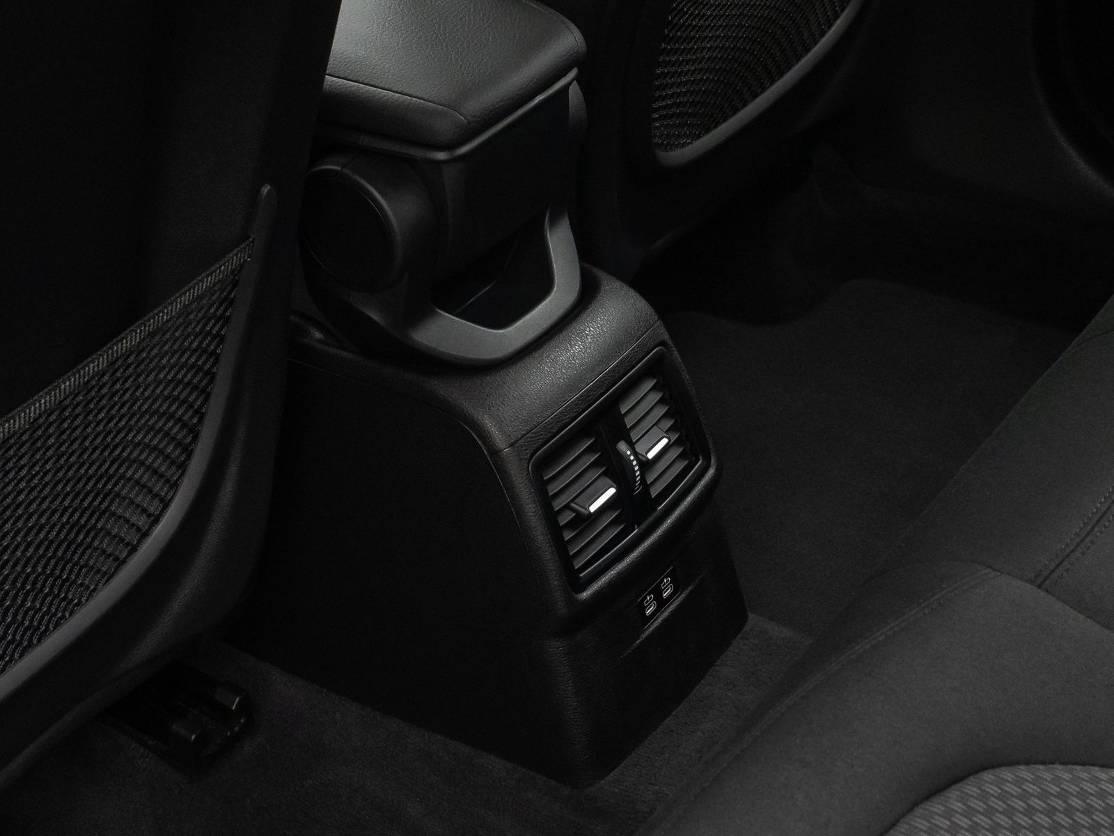 Fahrzeugabbildung BMW X1 xD25e Parkassist DAB Lordos Geschwindigkeitsr
