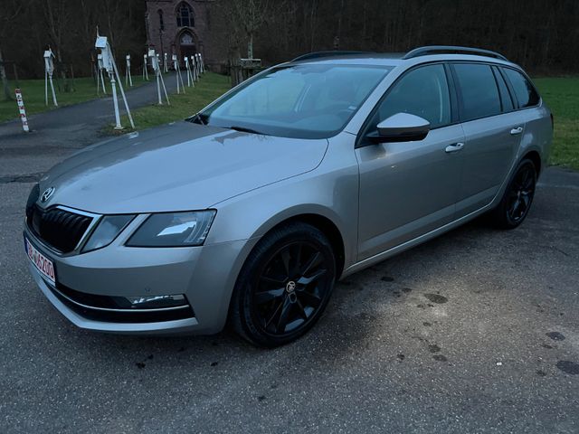 Skoda Octavia Combi Style *Webasto*4xSitzhz*AHK*