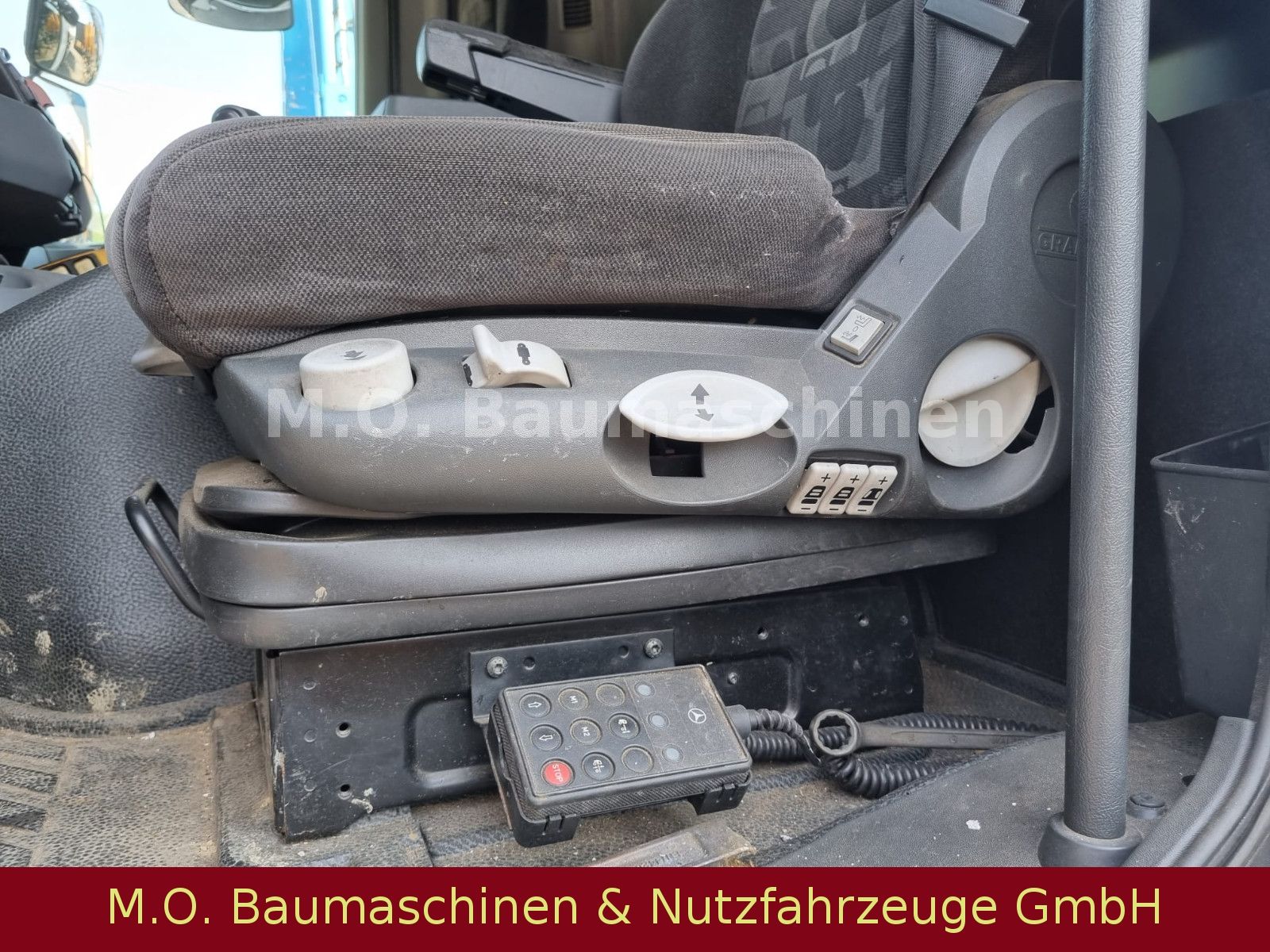 Fahrzeugabbildung Mercedes-Benz Actros 2541 / Saug- & Spühlwagen / 11.000 L /ADR