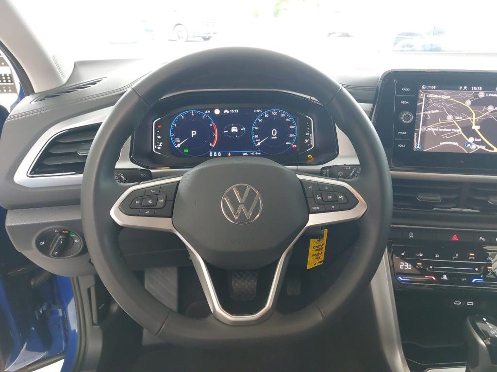 Fahrzeugabbildung Volkswagen T-Roc 1.5 TSI DSG Life AHZV Anschlußgarantie