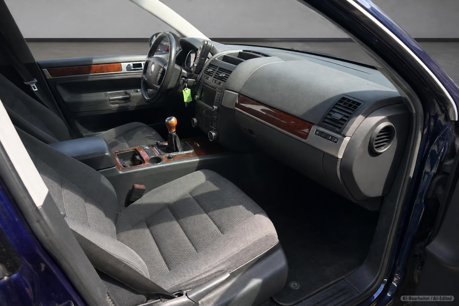 Volkswagen Touareg 2004 — photo 12