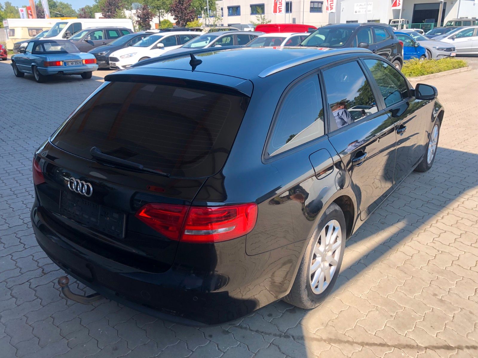 Fahrzeugabbildung Audi A4 Avant Attraction Wildschaden