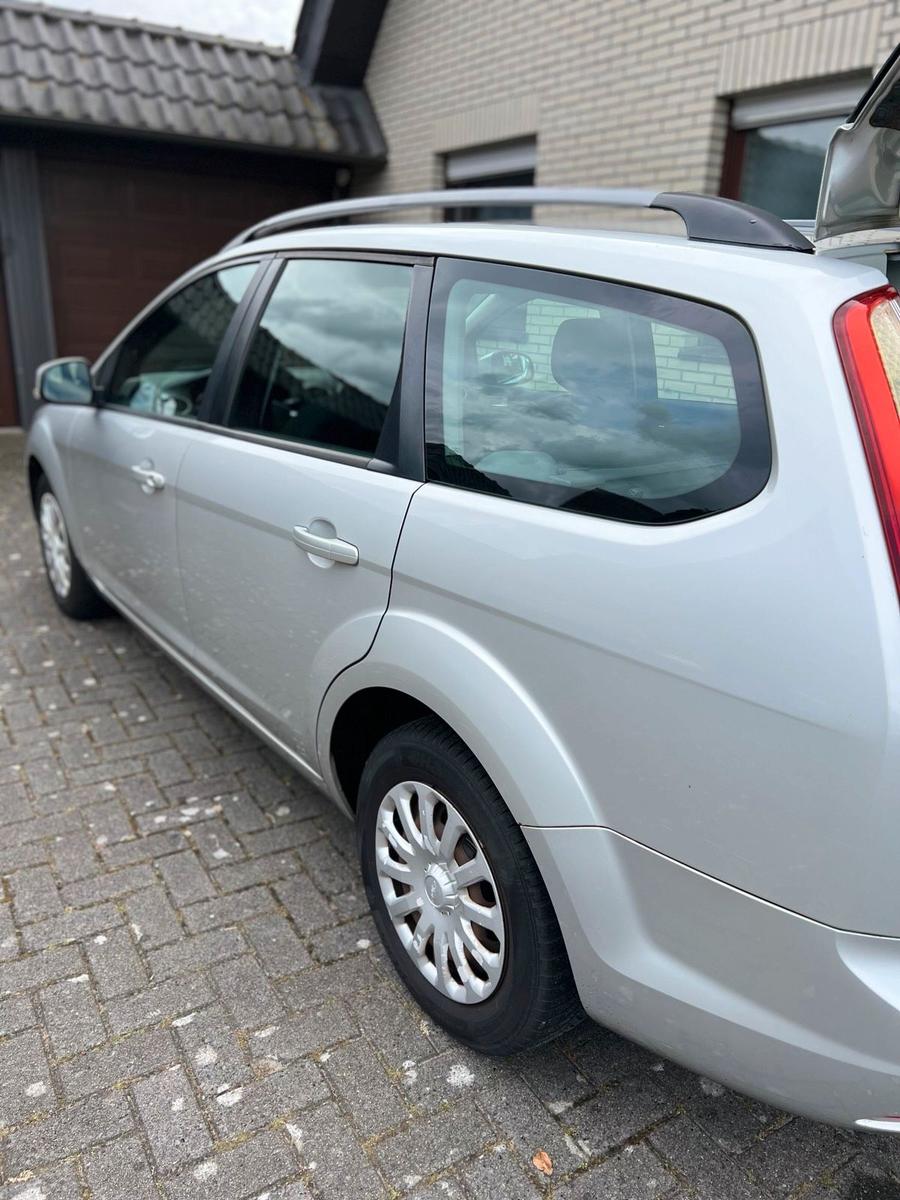 Ford Focus 2008 — photo 12