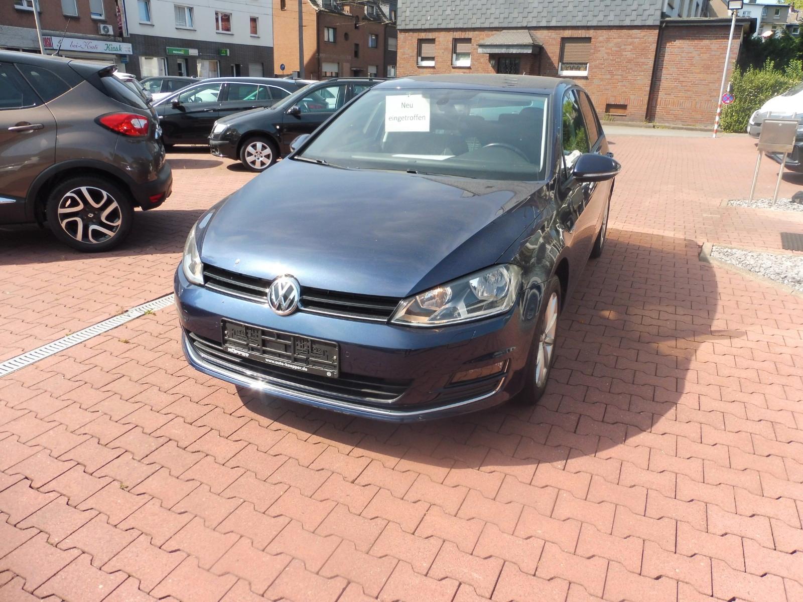 Volkswagen Golf VII Lim. Lounge BMT mit guter Ausstattung