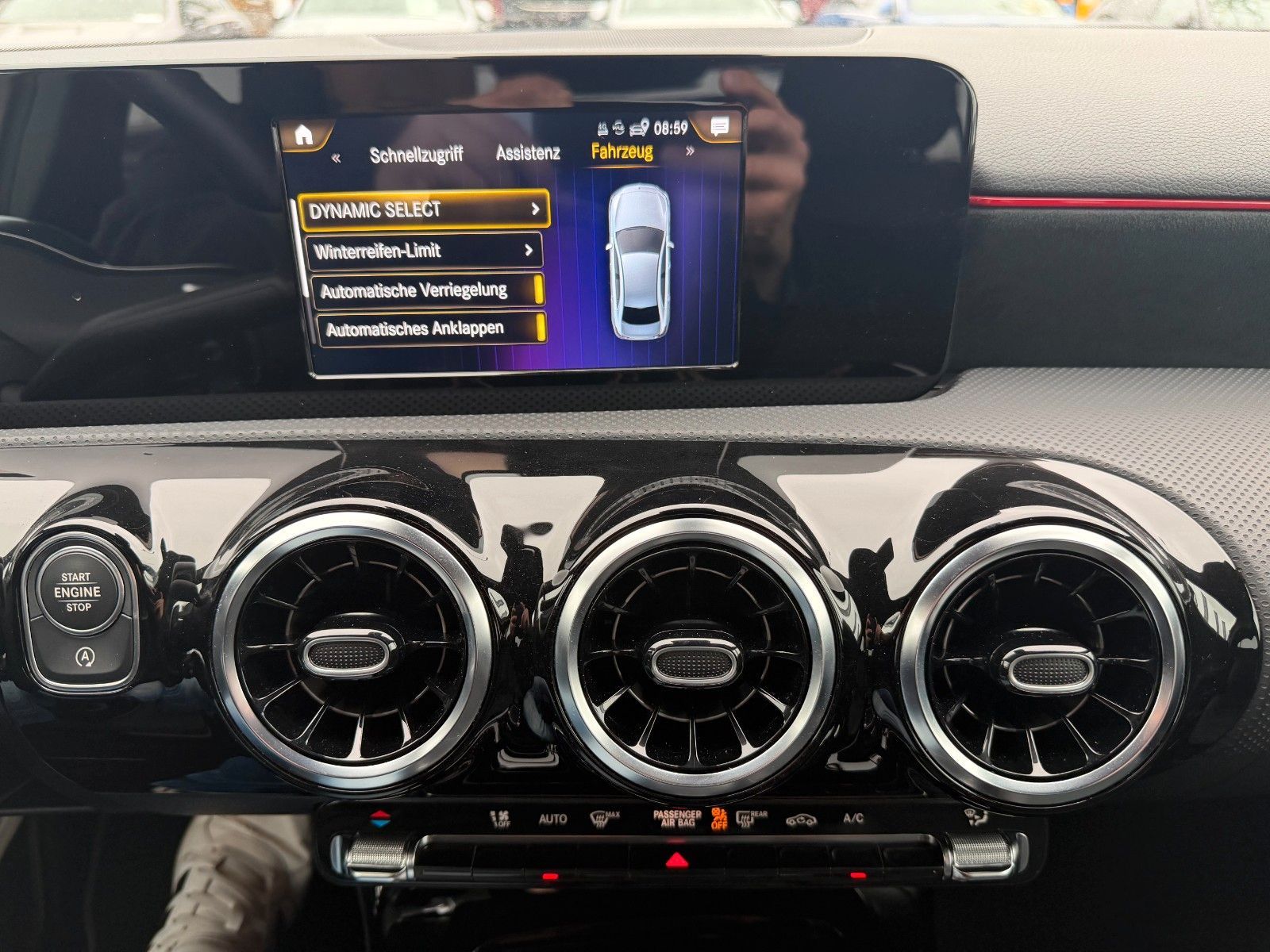 Fahrzeugabbildung Mercedes-Benz A 220d 4MATIC AMG+Night+LED+DAB+Carplay+19"