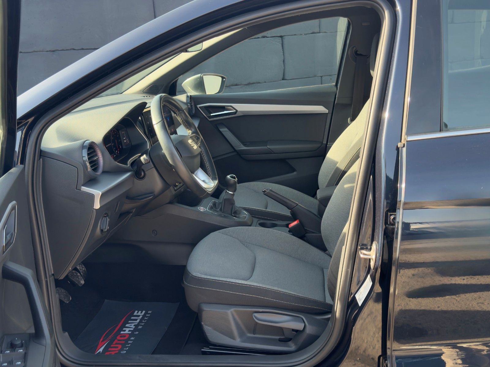 Fahrzeugabbildung SEAT Ibiza 1.0 TSI Xcellence Schiebedach Kamera LED