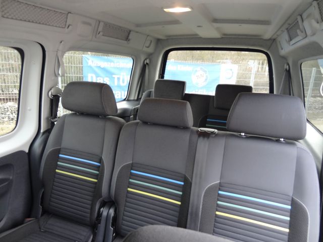 Fahrzeugabbildung Volkswagen Caddy Maxi Soccer/Xenon/7-Sitzer/81.300km/1.Hd/