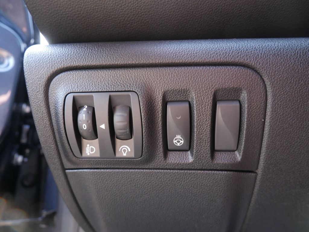 Fahrzeugabbildung Renault Megane Grandtour Intens TCe 140 EDC GPF HUD LED