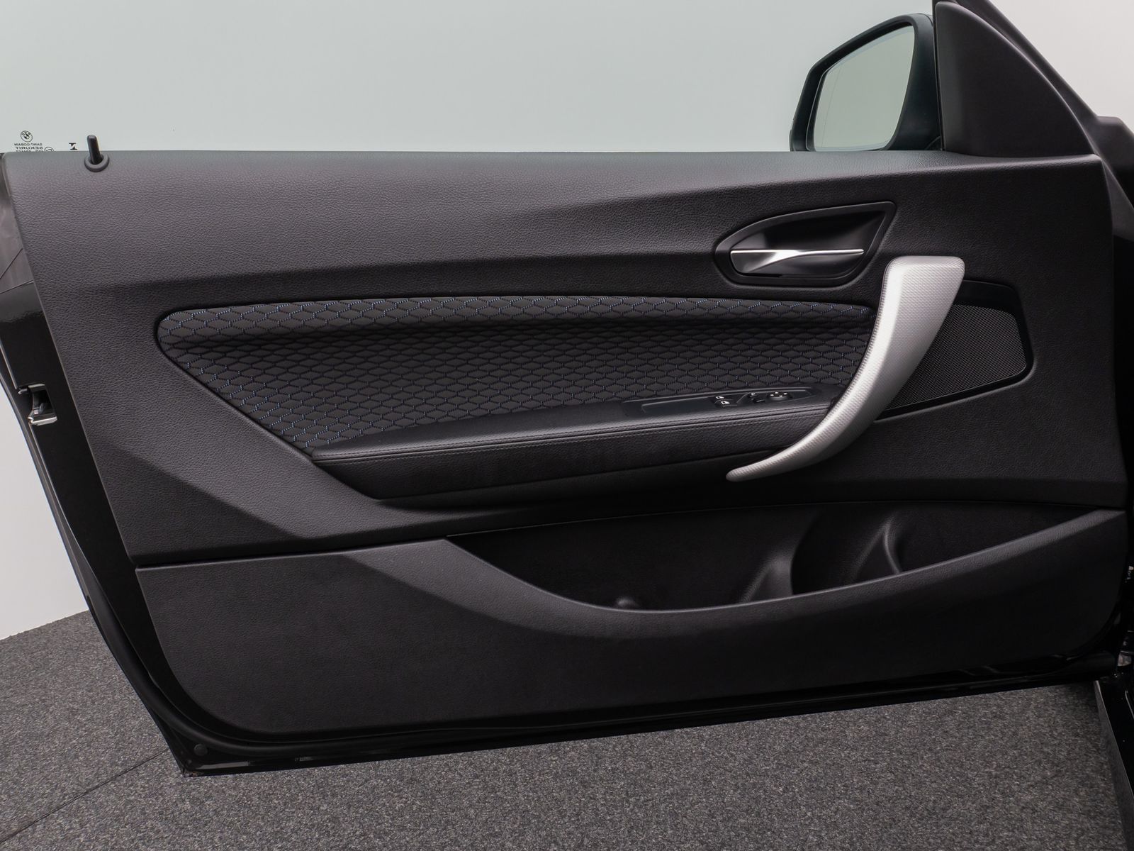 Fahrzeugabbildung BMW 228i Coupé M Sport NaviPro DAB HiFi Xenon PDC