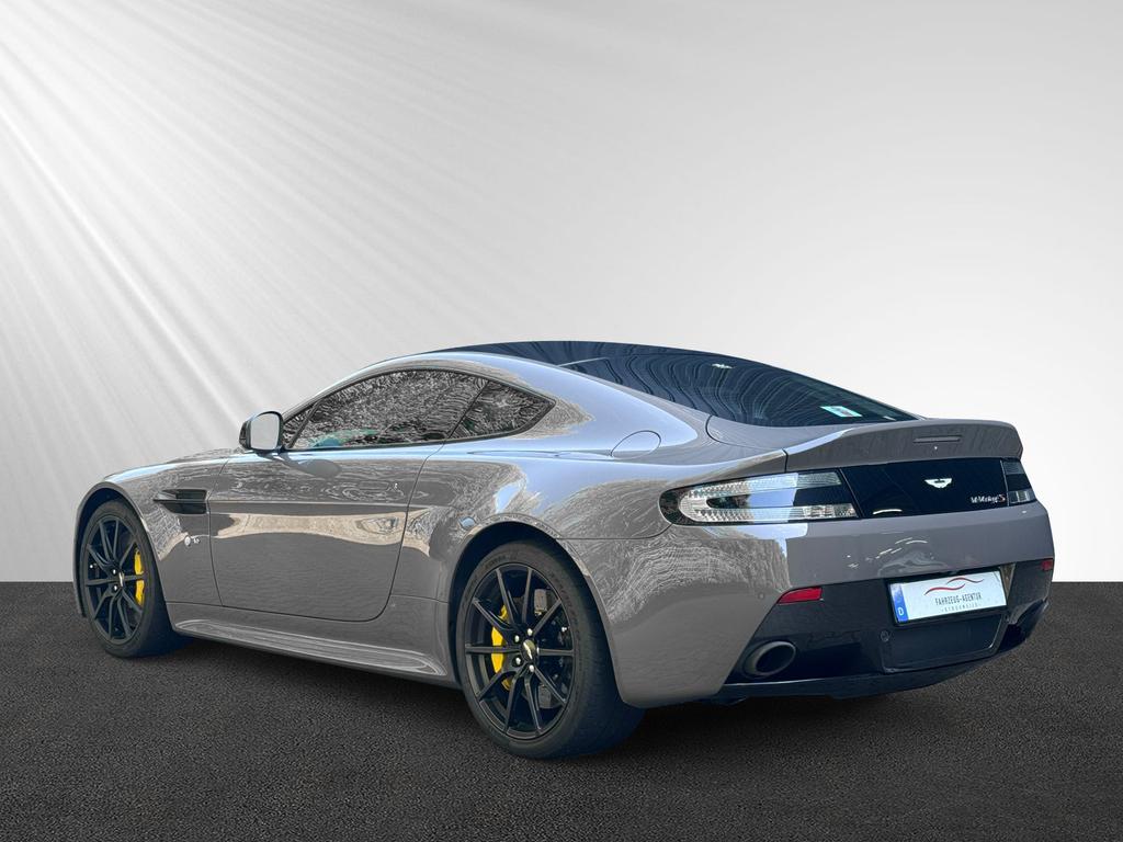 Aston Martin V12 Vantage