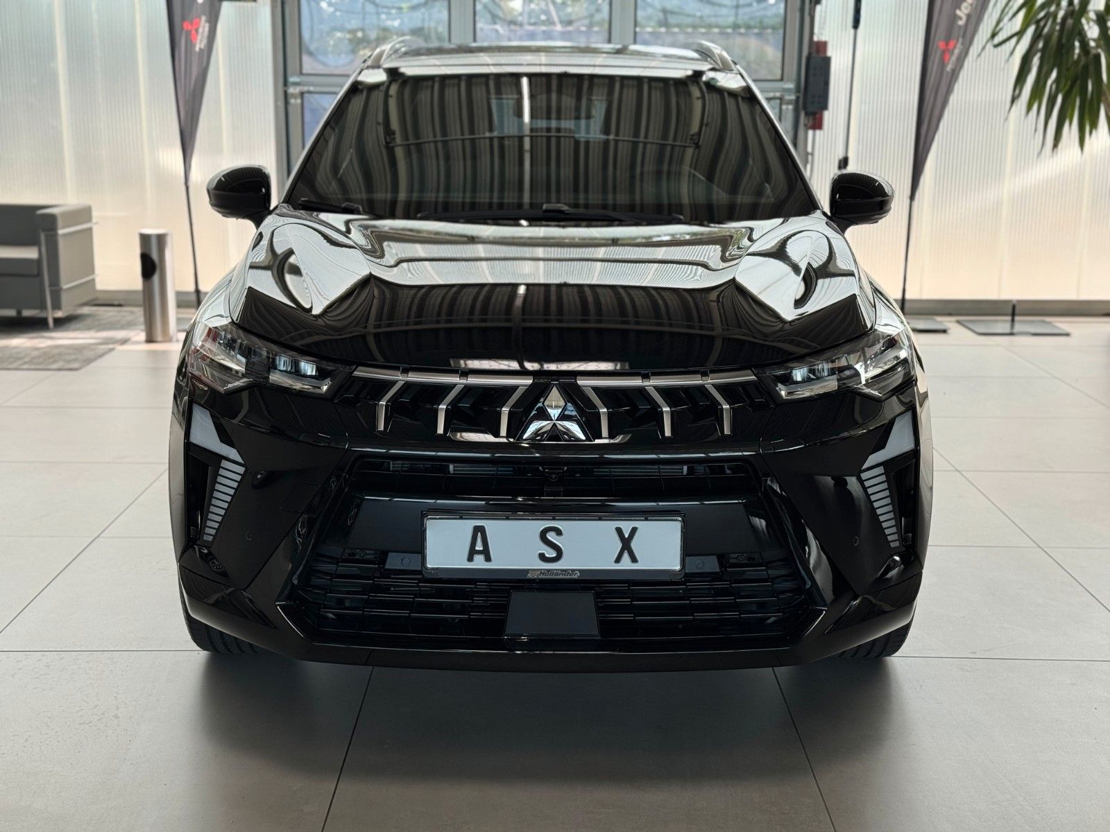 Fahrzeugabbildung Mitsubishi ASX 1.8 Hybrid 6-G.-Automatik Edition