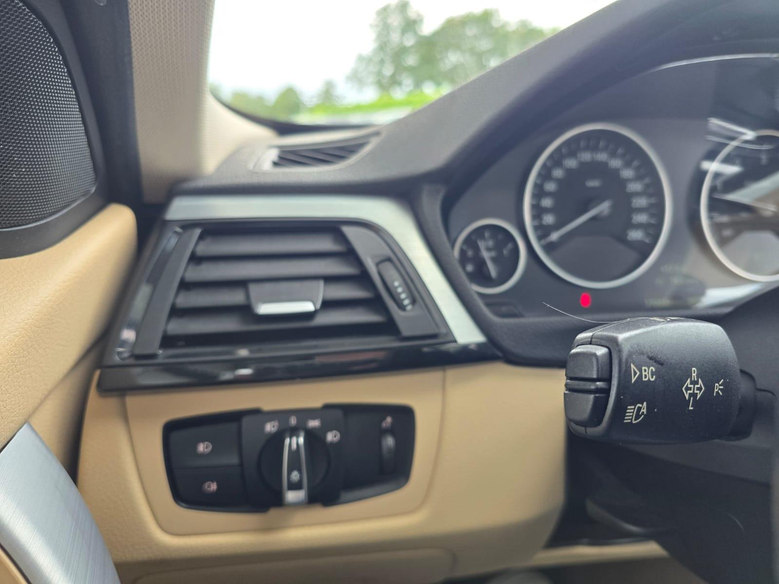 BMW 330 d xDrive F31 Luxury Line 258 ch - BVA - Cuir - HUD - Toit panoramique - GPS