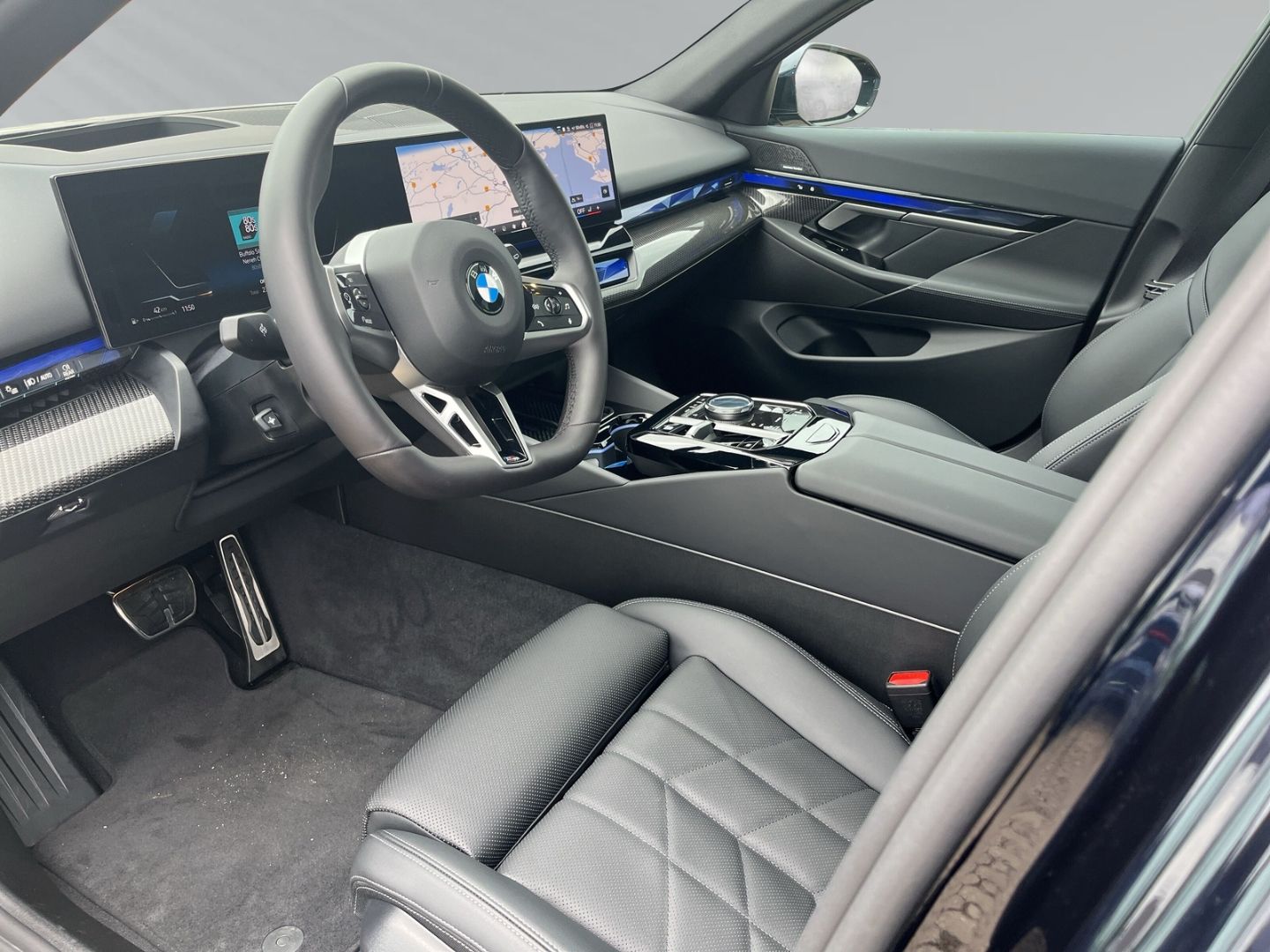 BMW 520 d xDrive M Sport touring HUD StHZG AHK Pano foto 4