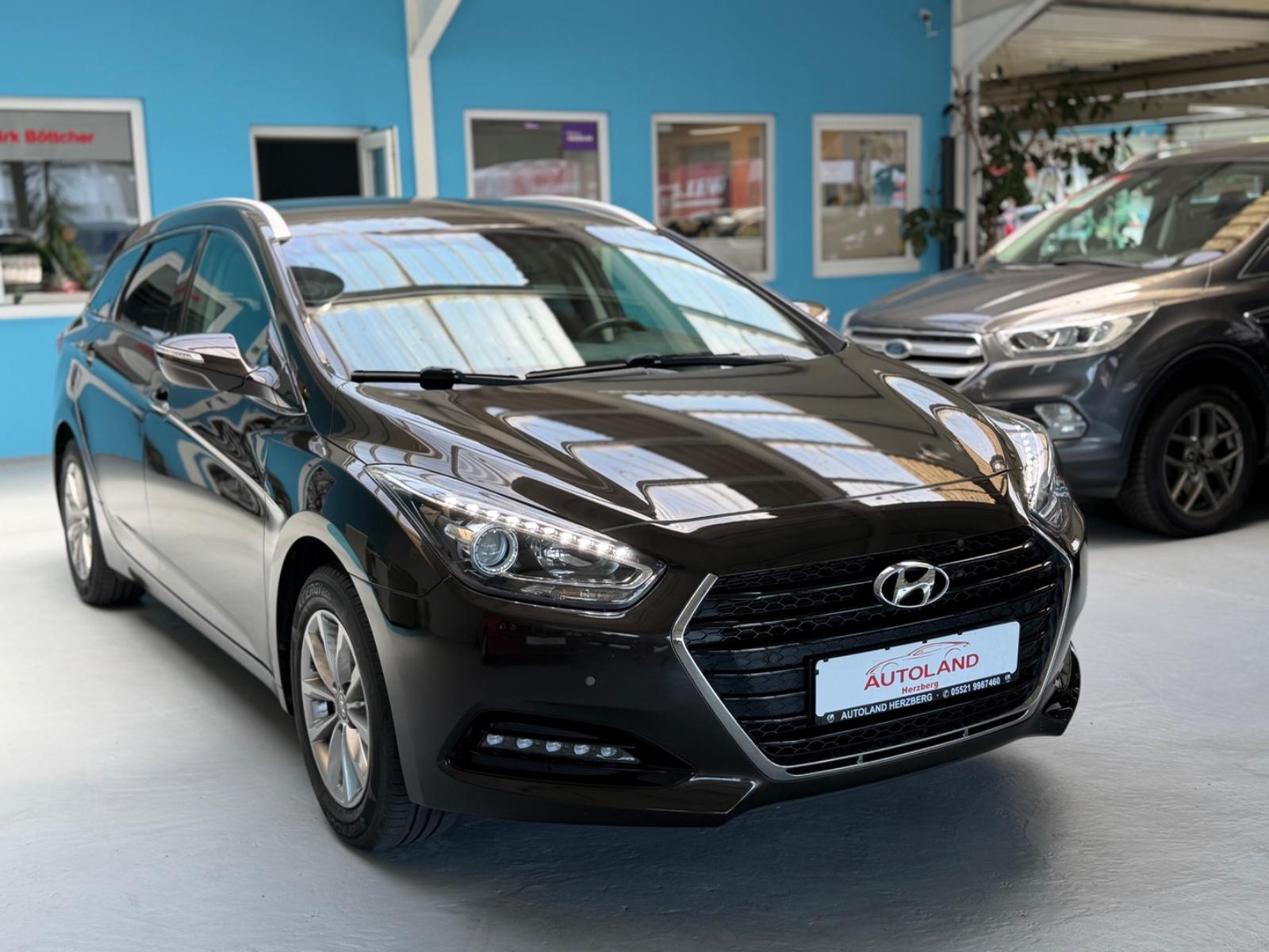 Hyundai i40 cw blue Trend*1HD*NAVI*SHZ*KAMERA*TEMP*