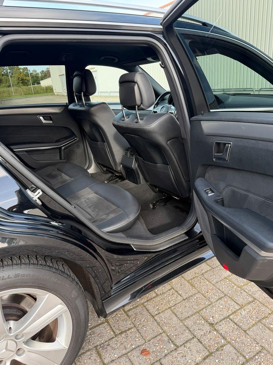 Mercedes-Benz E250 2014 — photo 14