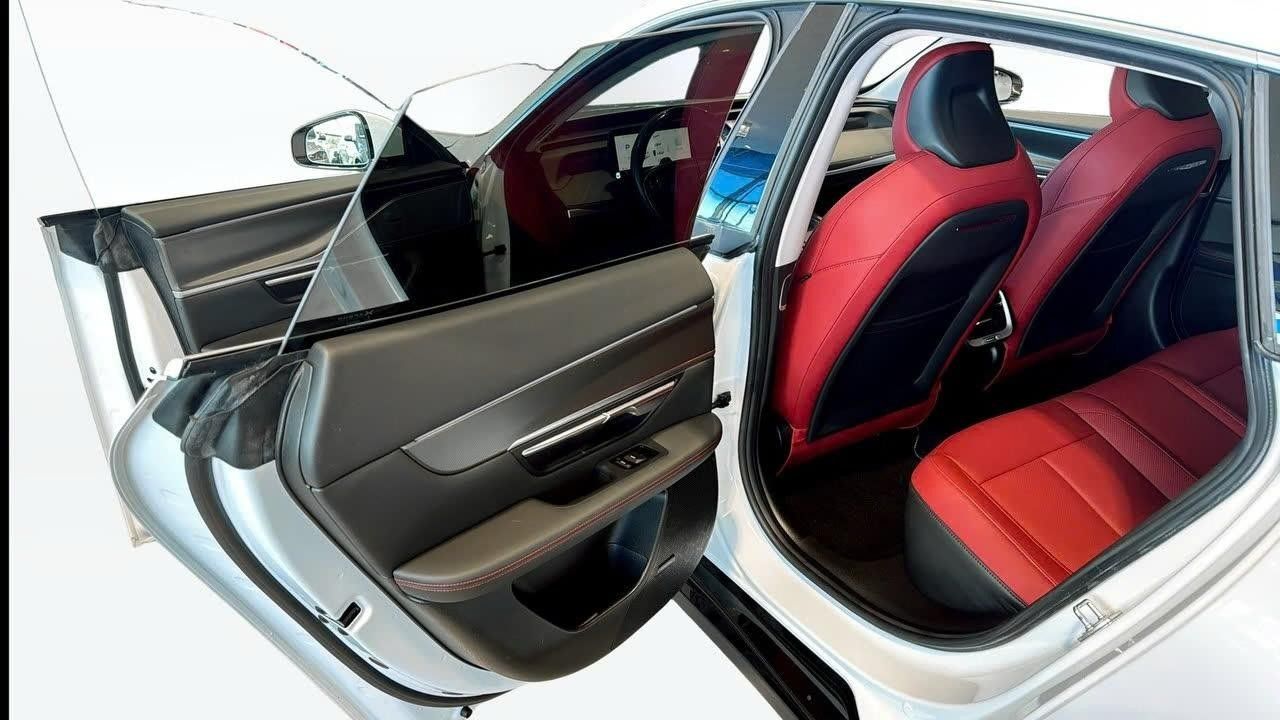 XPENG P7
