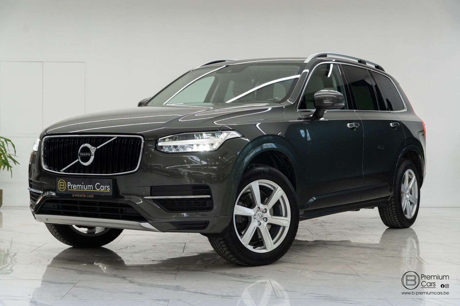 Volvo XC90 T5 awd Momentum! ACC! Lichte vracht / Utili