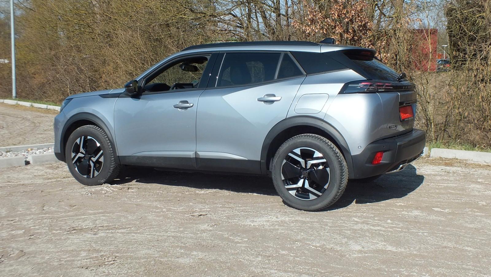 Peugeot 2008 Allure Pure Tech 130 EAT8 Automatik +Navi