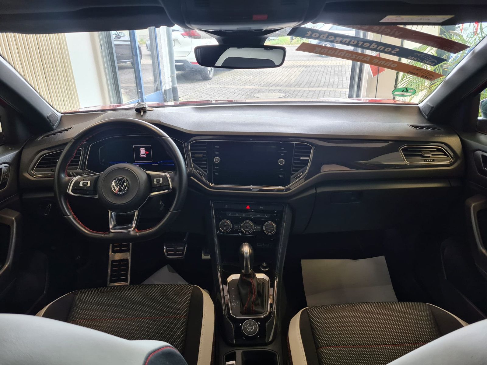 Fahrzeugabbildung Volkswagen T-Roc Sport 4Motion / NAVI / LED / KAMERA