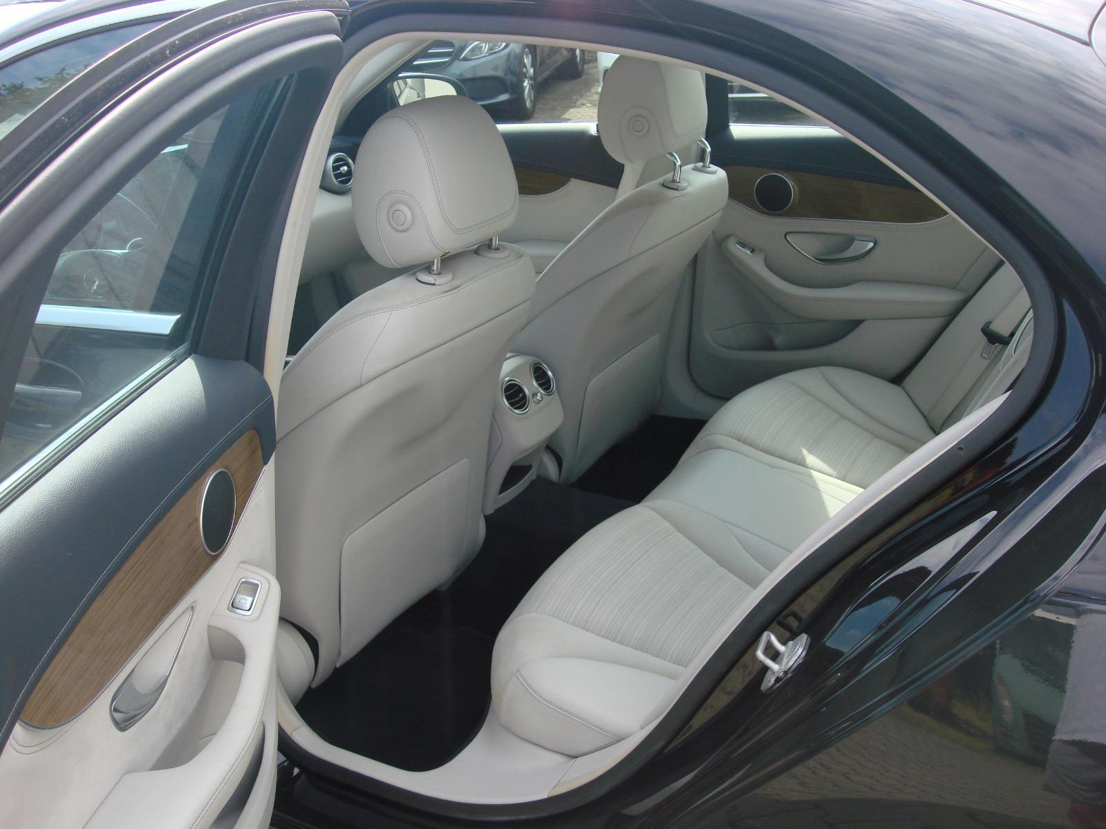 Mercedes-Benz C 180 CGI Lim. Exclusive*Comand*LED*PDC*SHZ*TÜV*