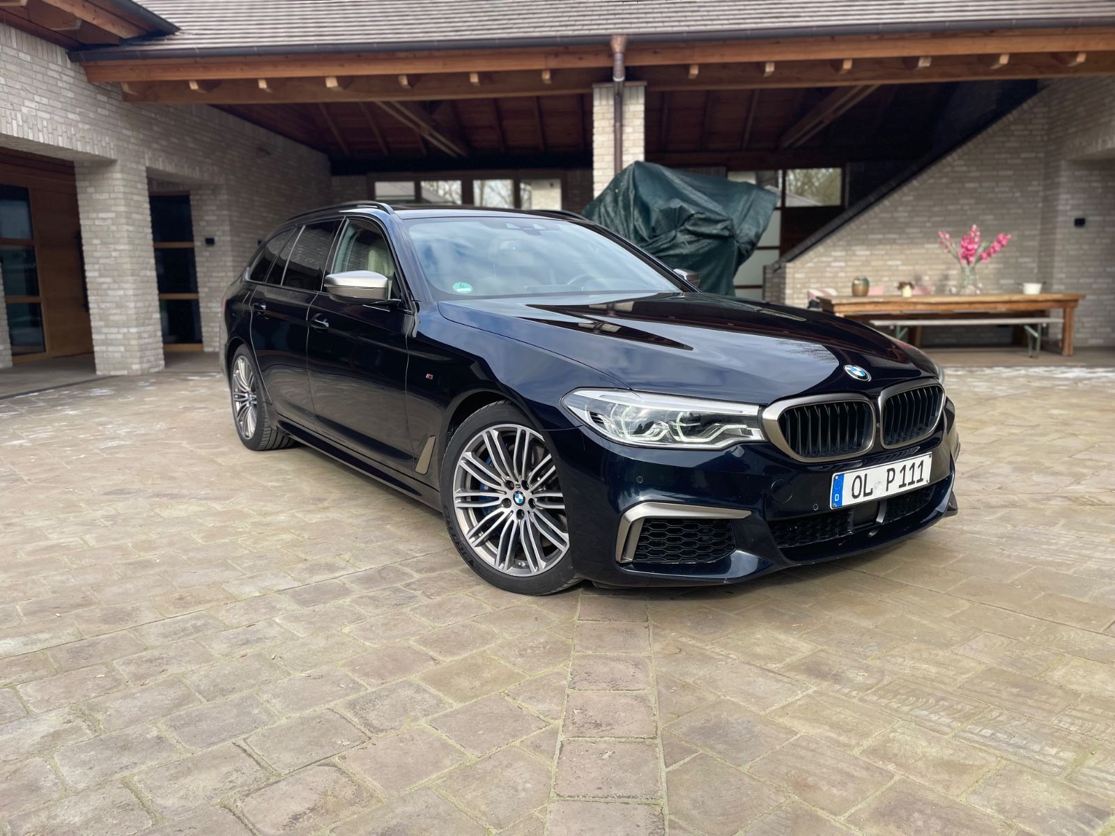 BMW M550d xDrive Touring - 360° Voll/Pano/AHK