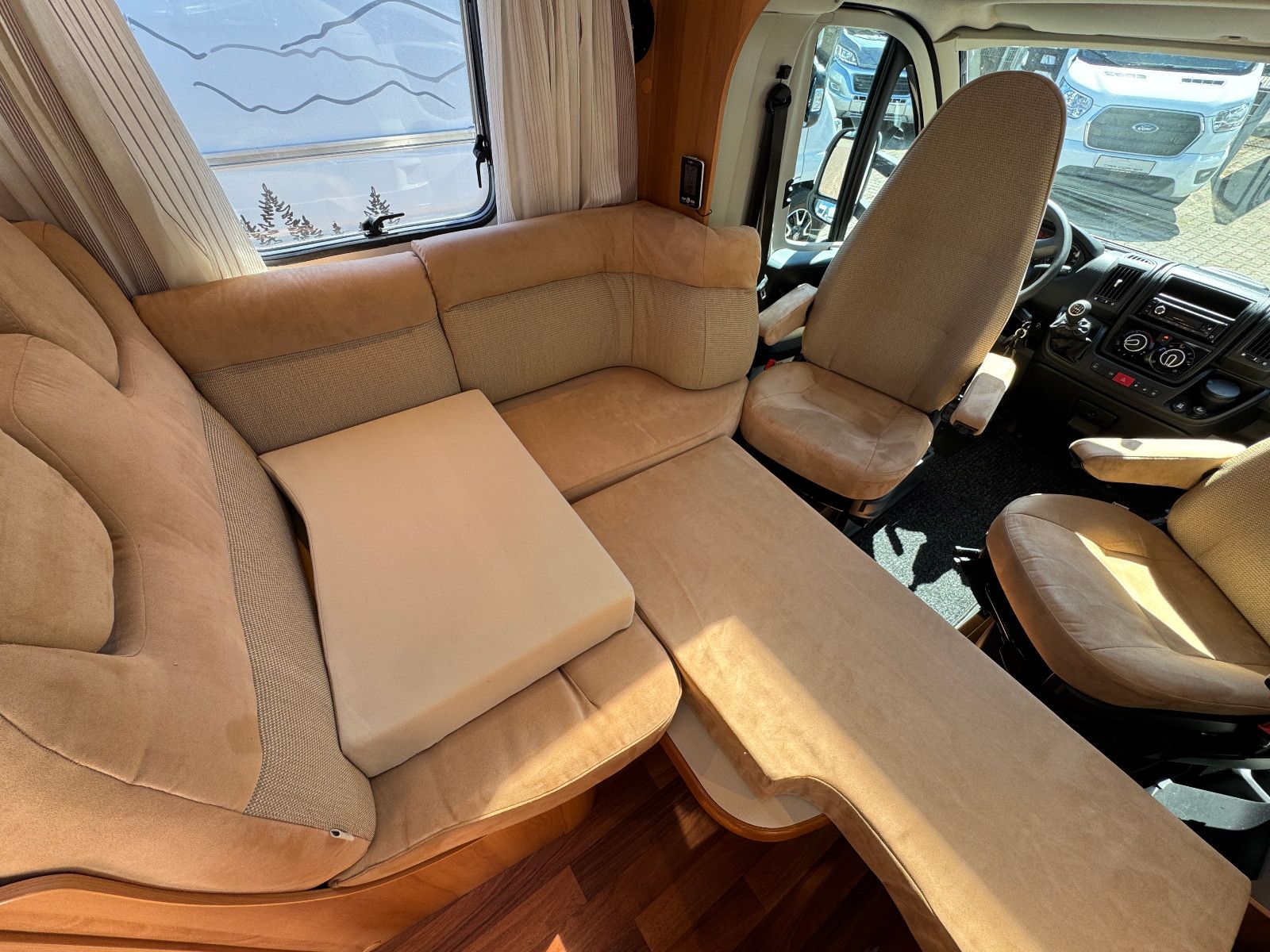 Fahrzeugabbildung HYMER / ERIBA / HYMERCAR T 614 CL 2X2 EXCLUSIVE LINE DUCATO MAXI SOLAR 1H
