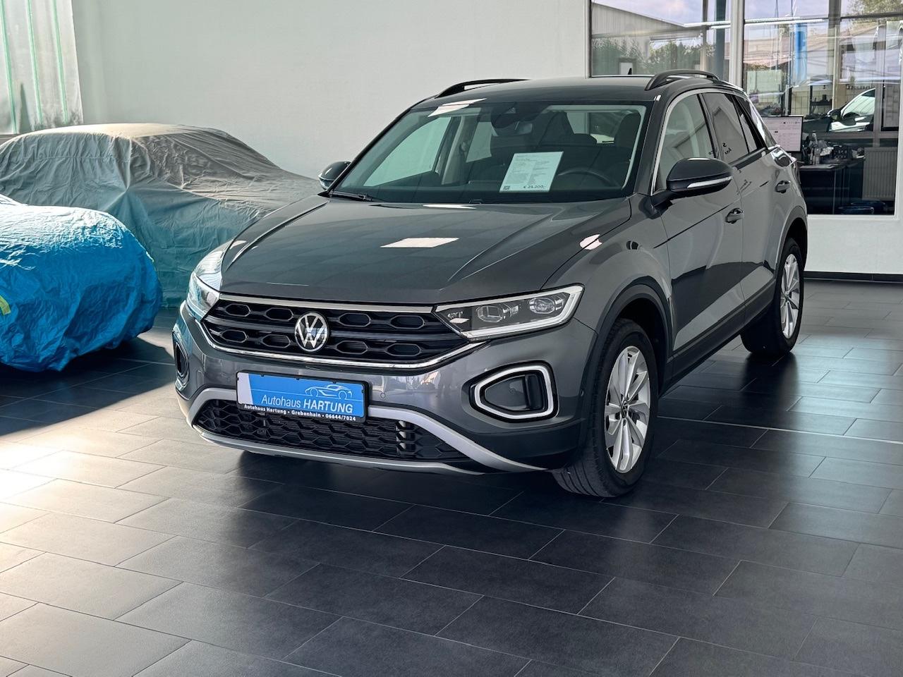 Volkswagen T-Roc 1.5 TSI Life, Alu, PDC, Car Play-N, Klimaa