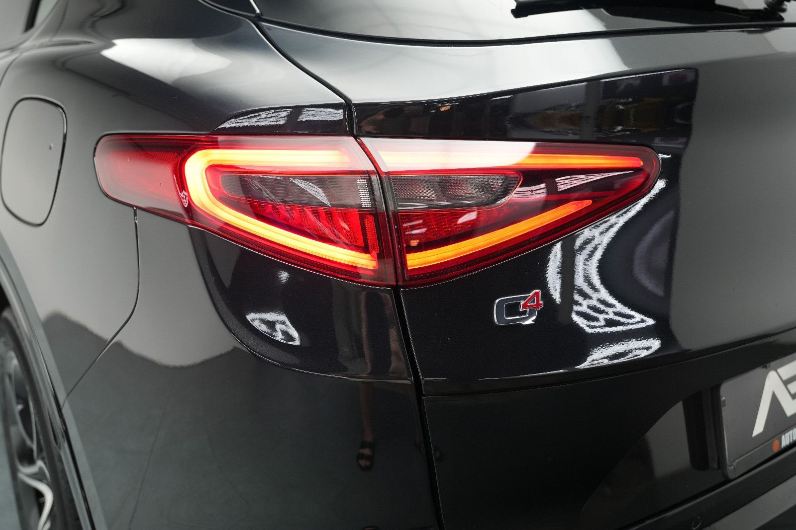 Fahrzeugabbildung Alfa Romeo Stelvio Veloce *Kamera*Leder*Memory*AllBlack