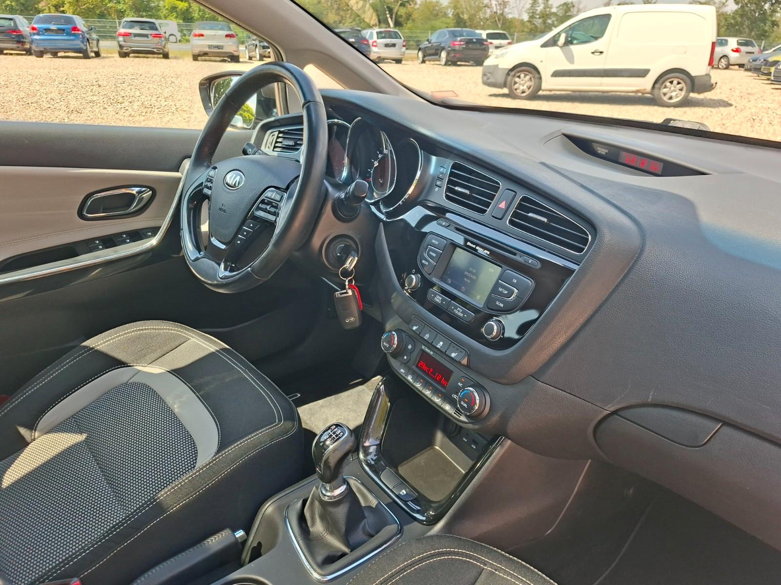 Kia cee'd 2015 — photo 33