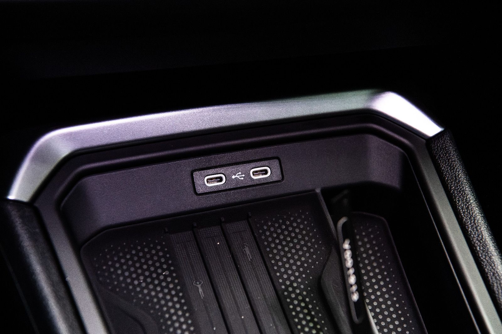 Fahrzeugabbildung Volkswagen T-Roc New Model Life 1.5l TSI DSG ACC APP Kamera