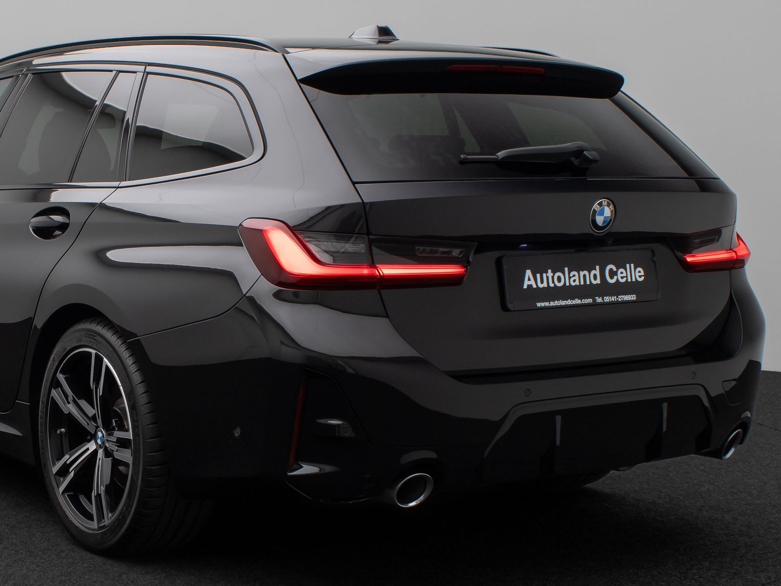 Fahrzeugabbildung BMW 318d M Sport Panorama Kamera HUD DAB HiFi AHK