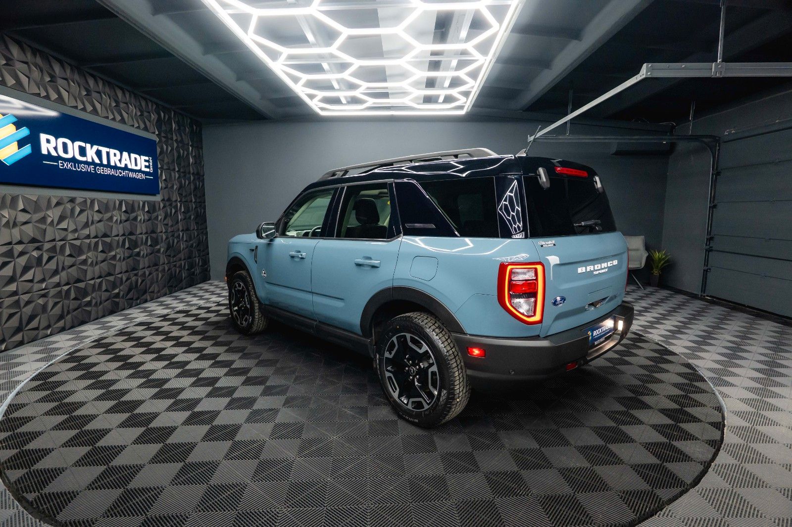 Fahrzeugabbildung Ford Bronco Sport 4x4 Outer Banks *LED*CarPlay*Pano*