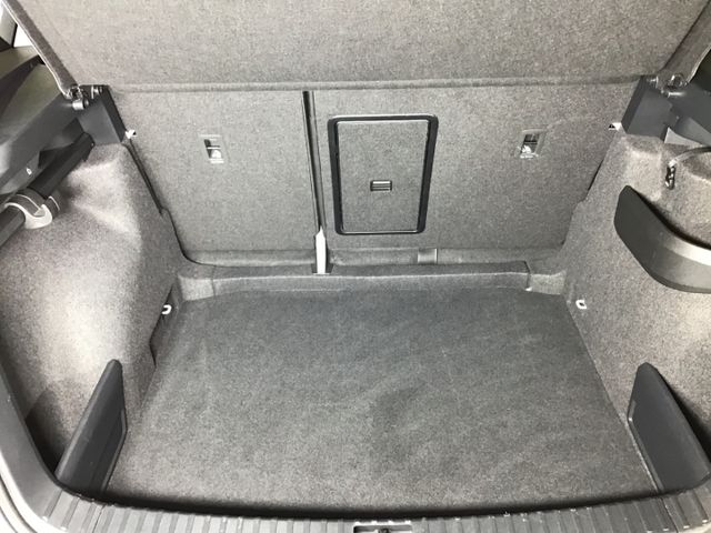 Fahrzeugabbildung Skoda Karoq Selection 1.5 TSI DSG/ACC/SmartLink/LED