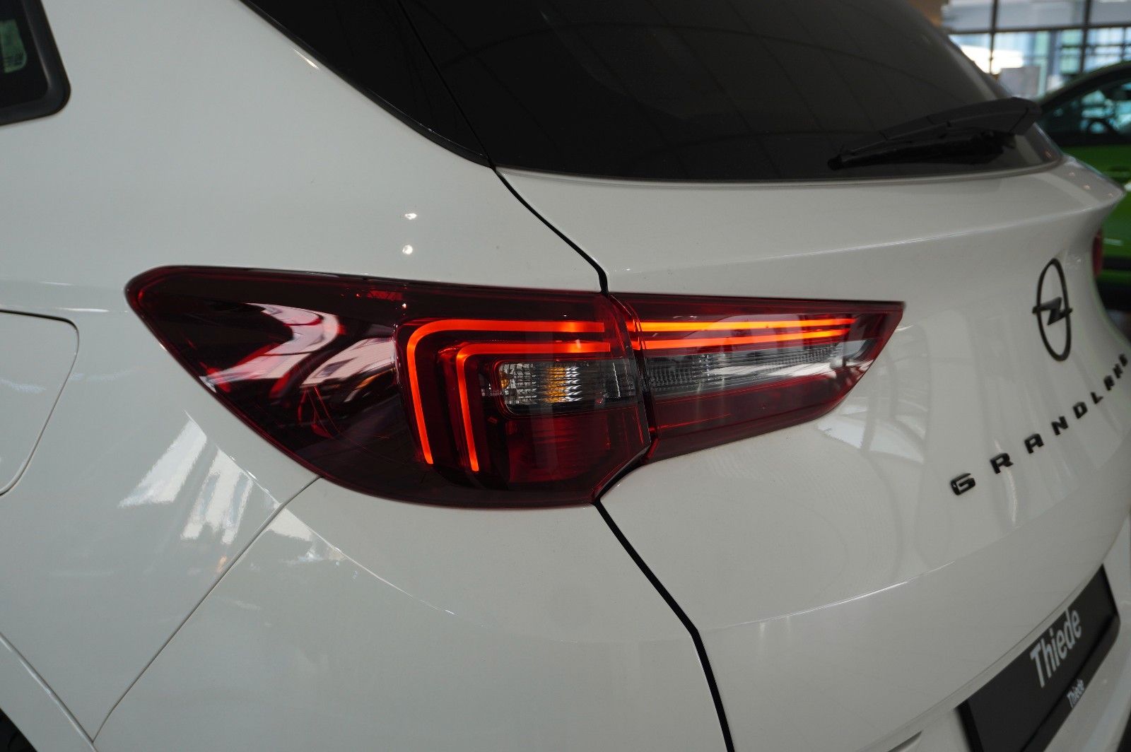 Fahrzeugabbildung Opel Grandland (X) 1.6T GSe HYBRID 4X4 NAVI/LED/SPORT