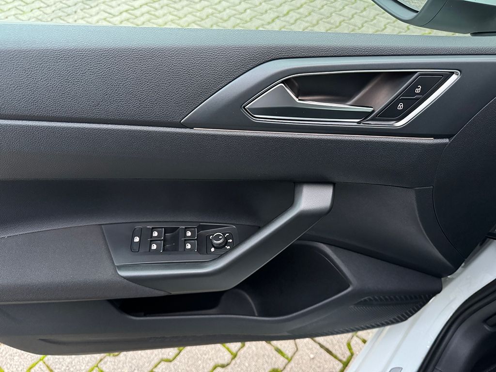 Taigo 1.5 TSI DSG R-LINE *NAVI*LED*IQ.DRIVE*